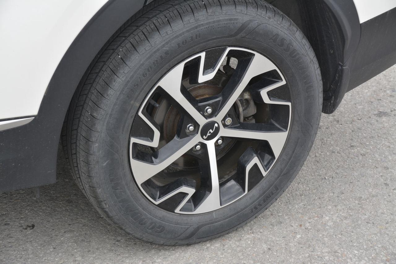 2023 Kia Sportage EX Photo