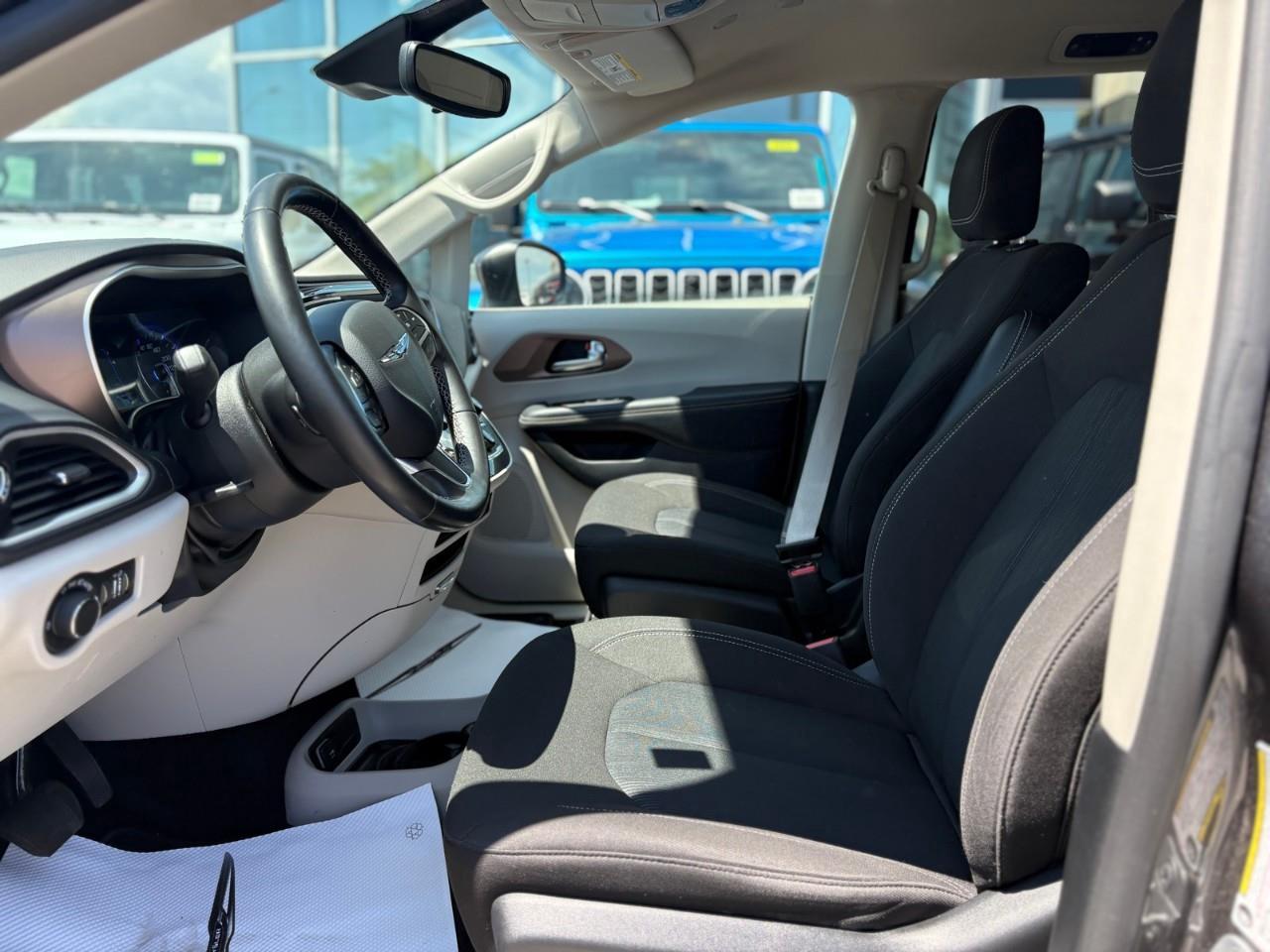 2021 Chrysler Grand Caravan SXT Front-Wheel Drive Passenger Van Photo