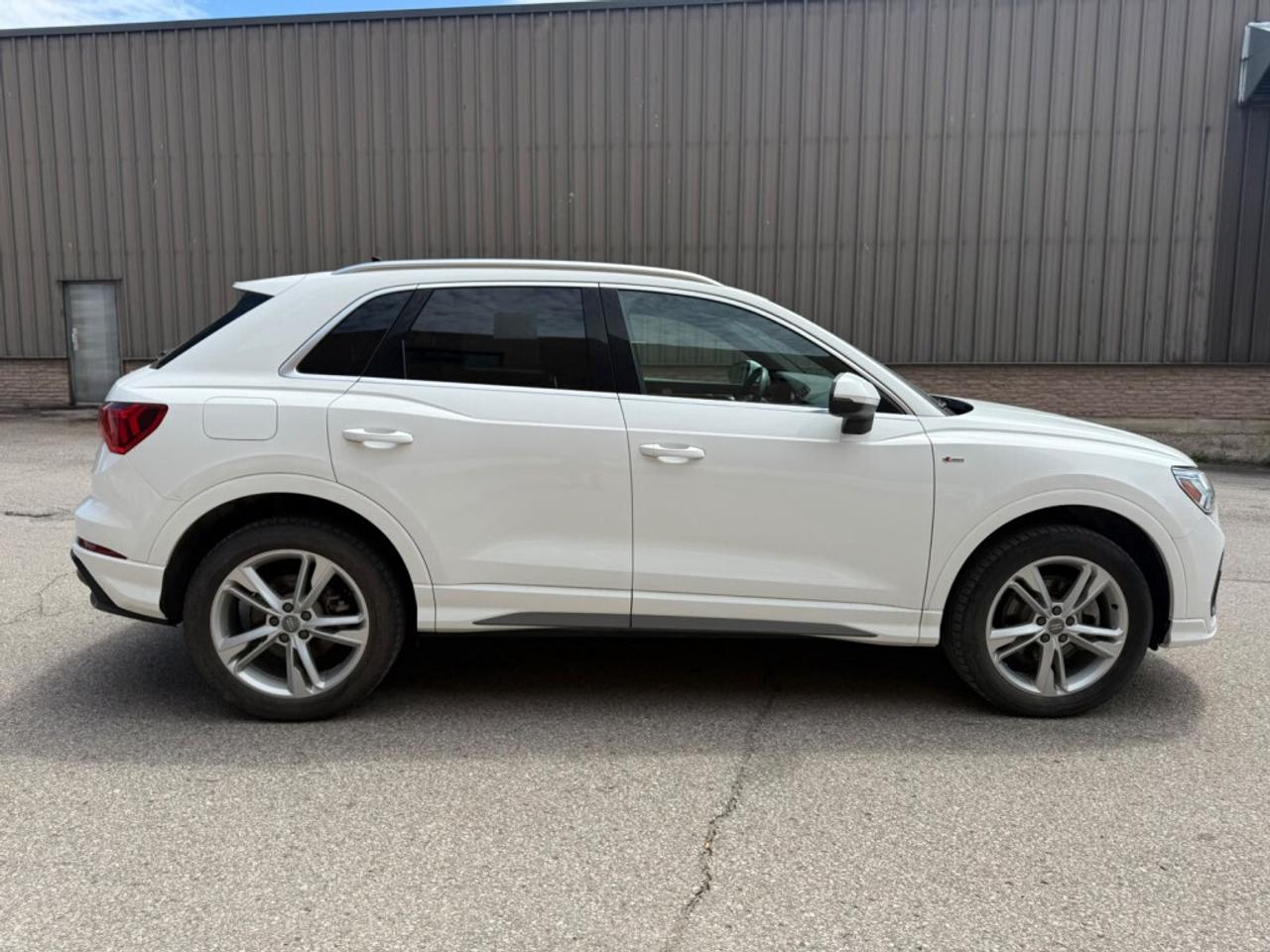 2021 Audi Q3 Progressiv S LINE  quattro / NAV / Sunroof / CarPl Photo