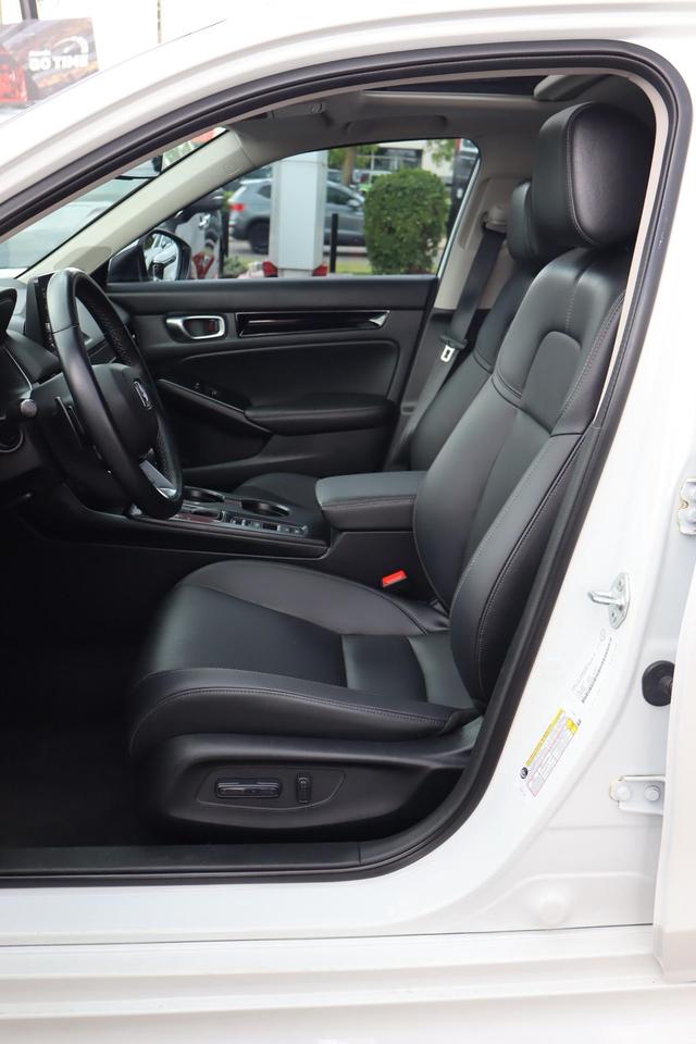 2024 Honda Civic Touring 4dr Sedan Photo
