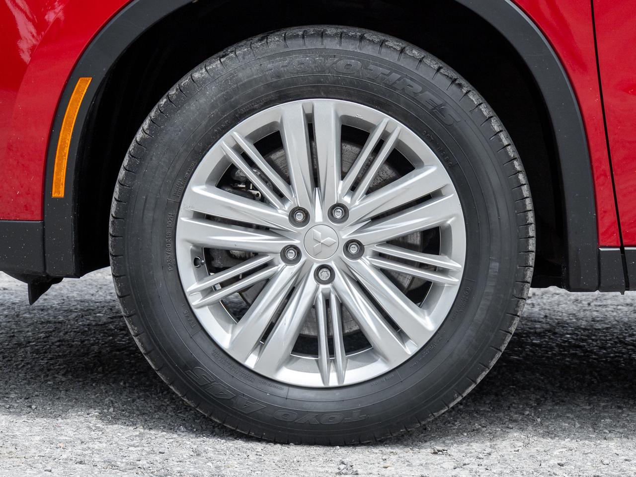 2024 Mitsubishi Outlander LE S-AWC   CPO FINANCE RATES FOR AS LOW AS 0.90% Photo
