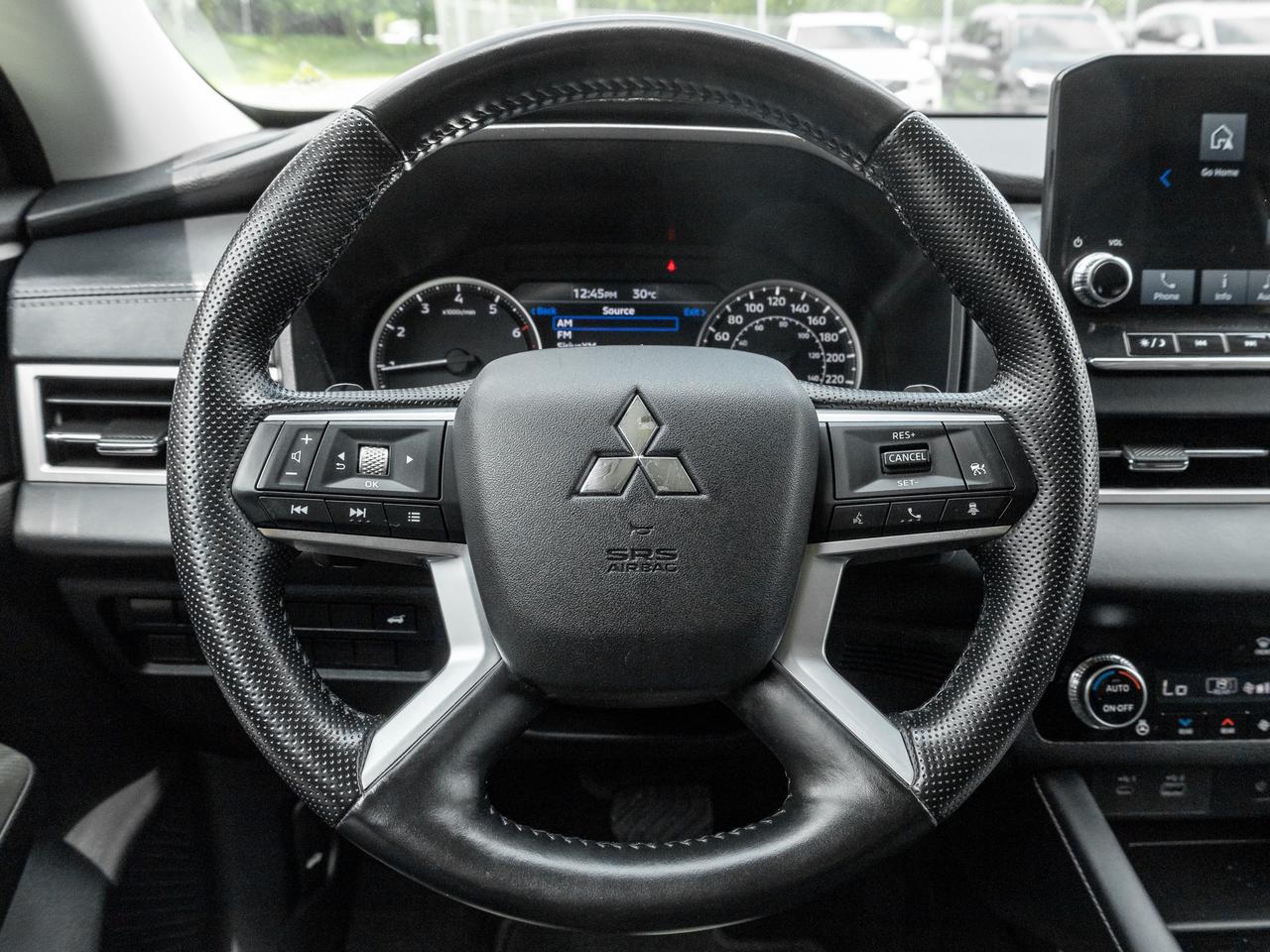 2024 Mitsubishi Outlander LE S-AWC   CPO FINANCE RATES FOR AS LOW AS 0.90% Photo