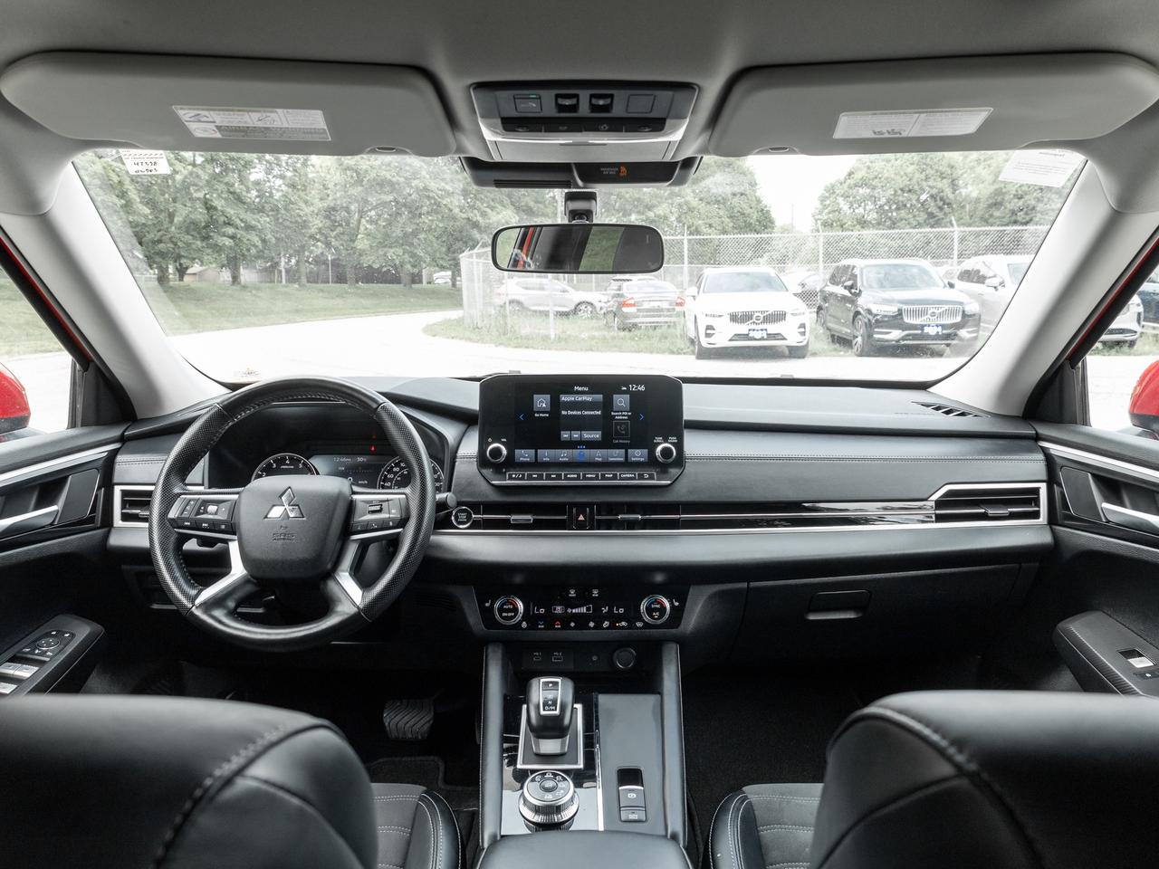 2024 Mitsubishi Outlander LE S-AWC   CPO FINANCE RATES FOR AS LOW AS 0.90% Photo