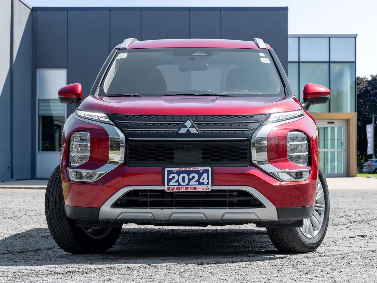2024 Mitsubishi Outlander LE S-AWC   CPO FINANCE RATES FOR AS LOW AS 0.90% Photo5