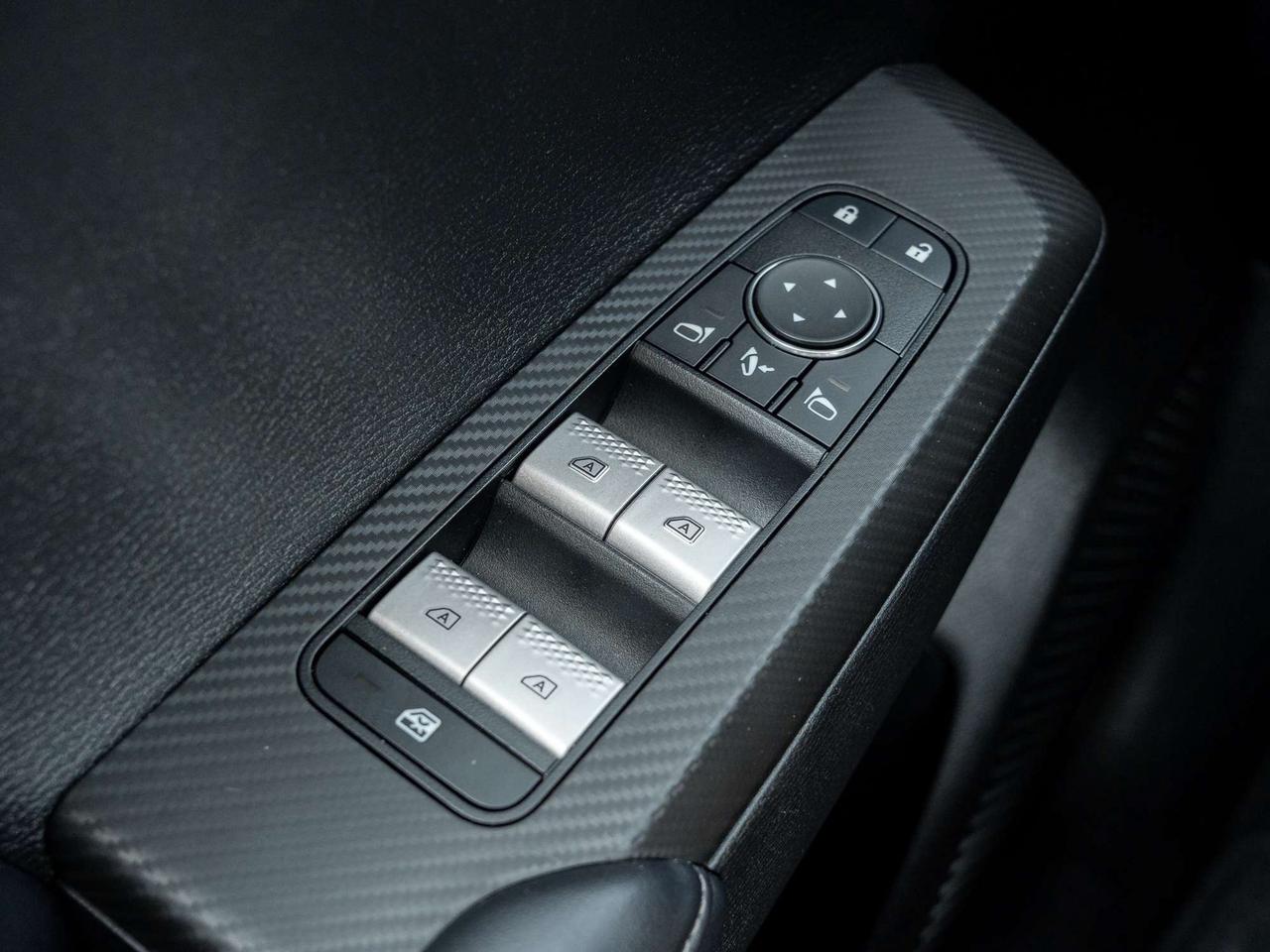 2024 Mitsubishi Outlander LE S-AWC   CPO FINANCE RATES FOR AS LOW AS 0.90% Photo