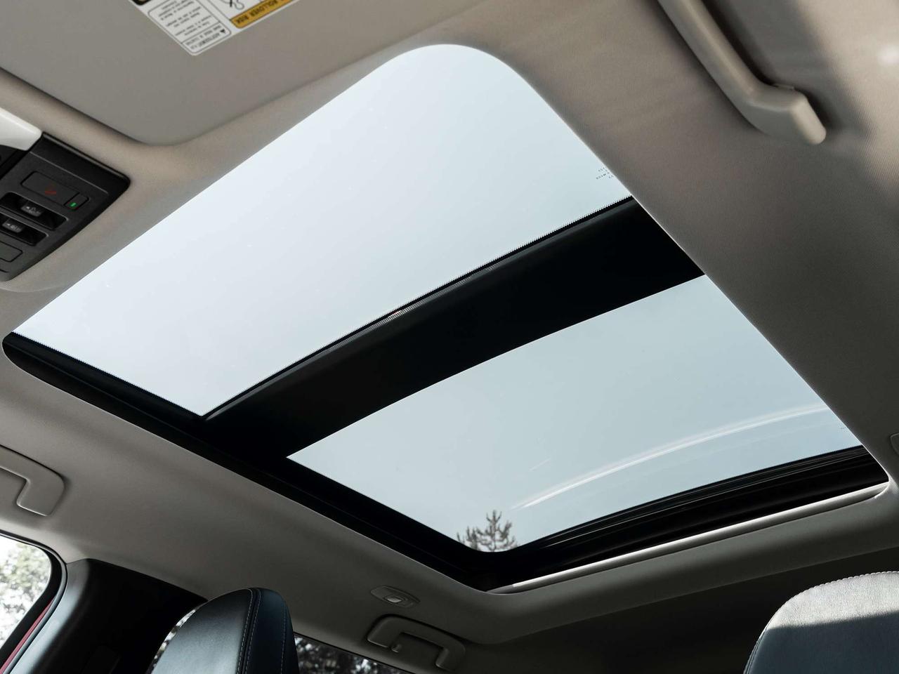 2024 Mitsubishi Outlander LE S-AWC   CPO FINANCE RATES FOR AS LOW AS 0.90% Photo