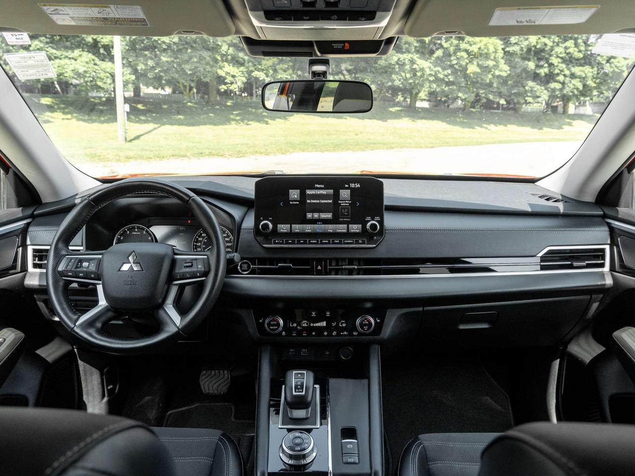 2024 Mitsubishi Outlander LE S-AWC   CPO FINANCE RATES FOR AS LOW AS 0.90% Photo