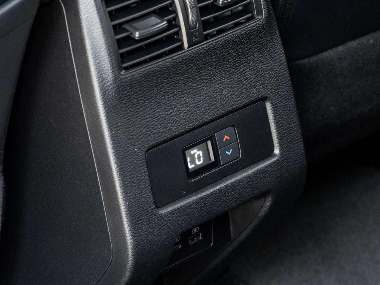 2024 Mitsubishi Outlander LE S-AWC   CPO FINANCE RATES FOR AS LOW AS 0.90% Photo