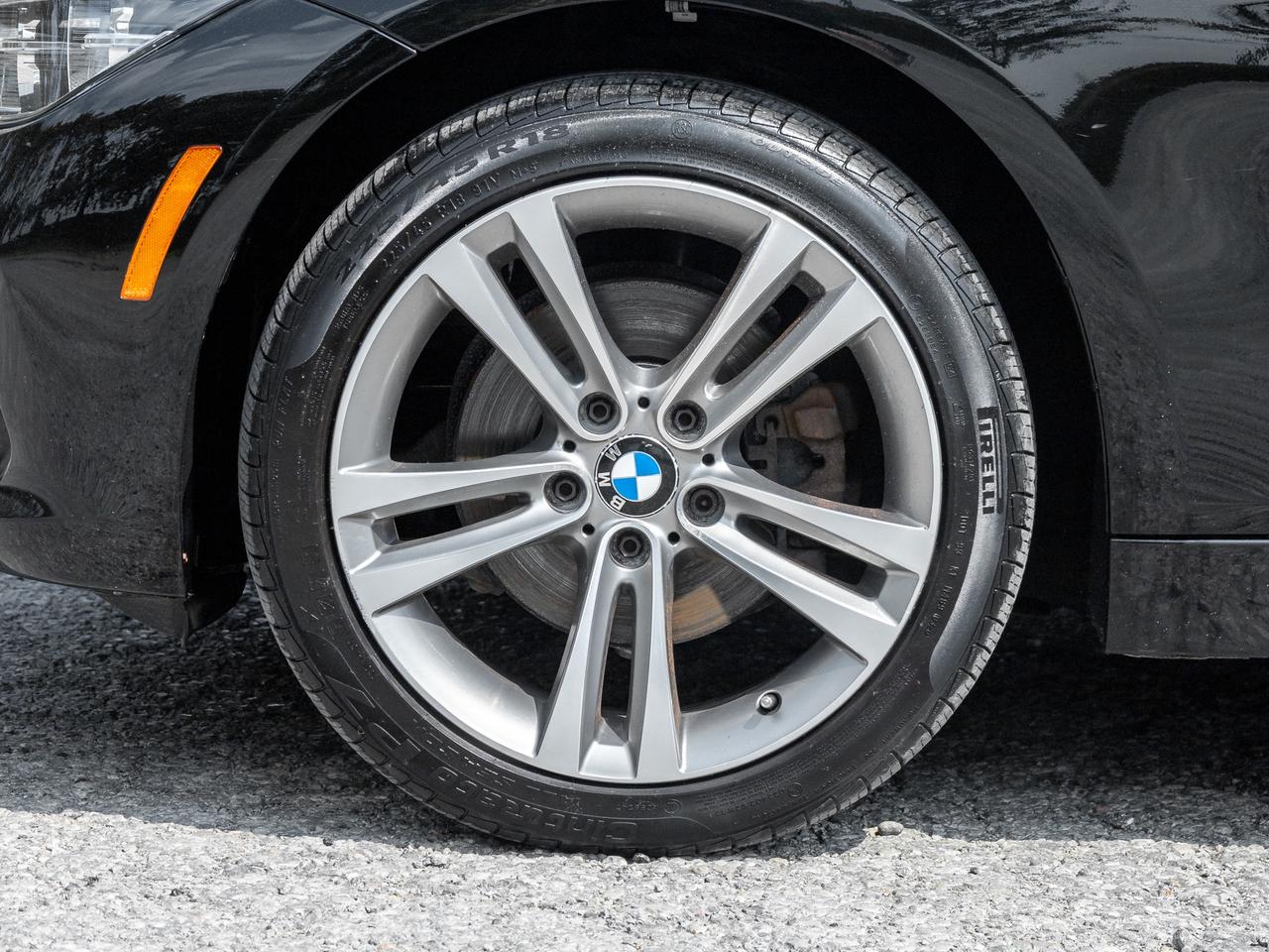 2017 BMW 3 Series 4dr Sdn 330i xDrive AWD  LOW MILEAGE  TRADE IN Photo3