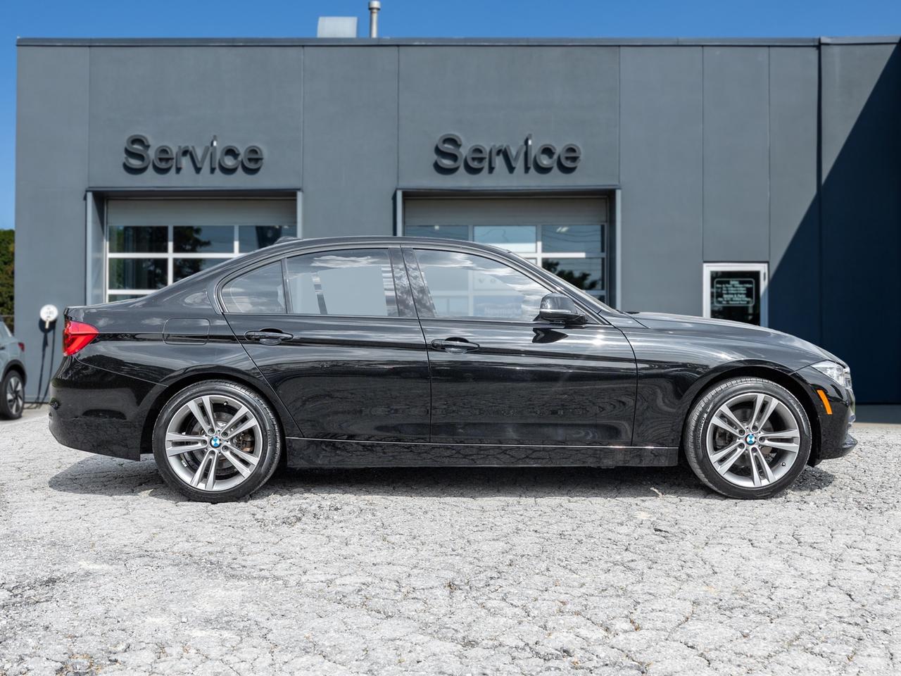 2017 BMW 3 Series 4dr Sdn 330i xDrive AWD  LOW MILEAGE  TRADE IN Photo