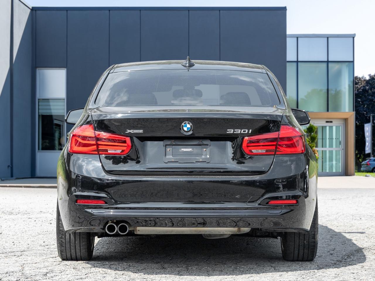 2017 BMW 3 Series 4dr Sdn 330i xDrive AWD  LOW MILEAGE  TRADE IN Photo