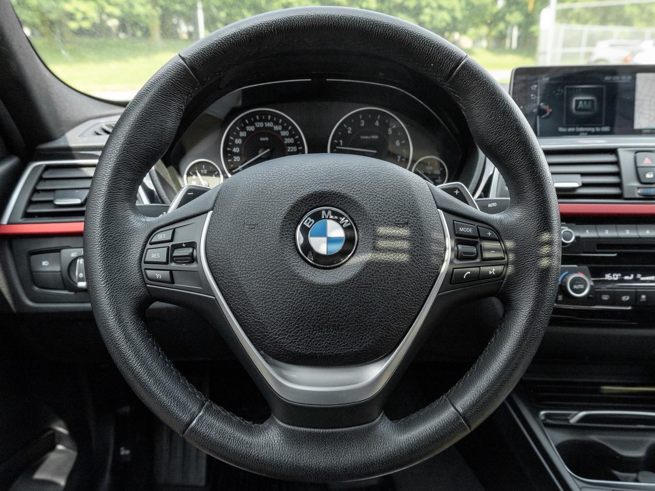 2017 BMW 3 Series 4dr Sdn 330i xDrive AWD  LOW MILEAGE  TRADE IN Photo