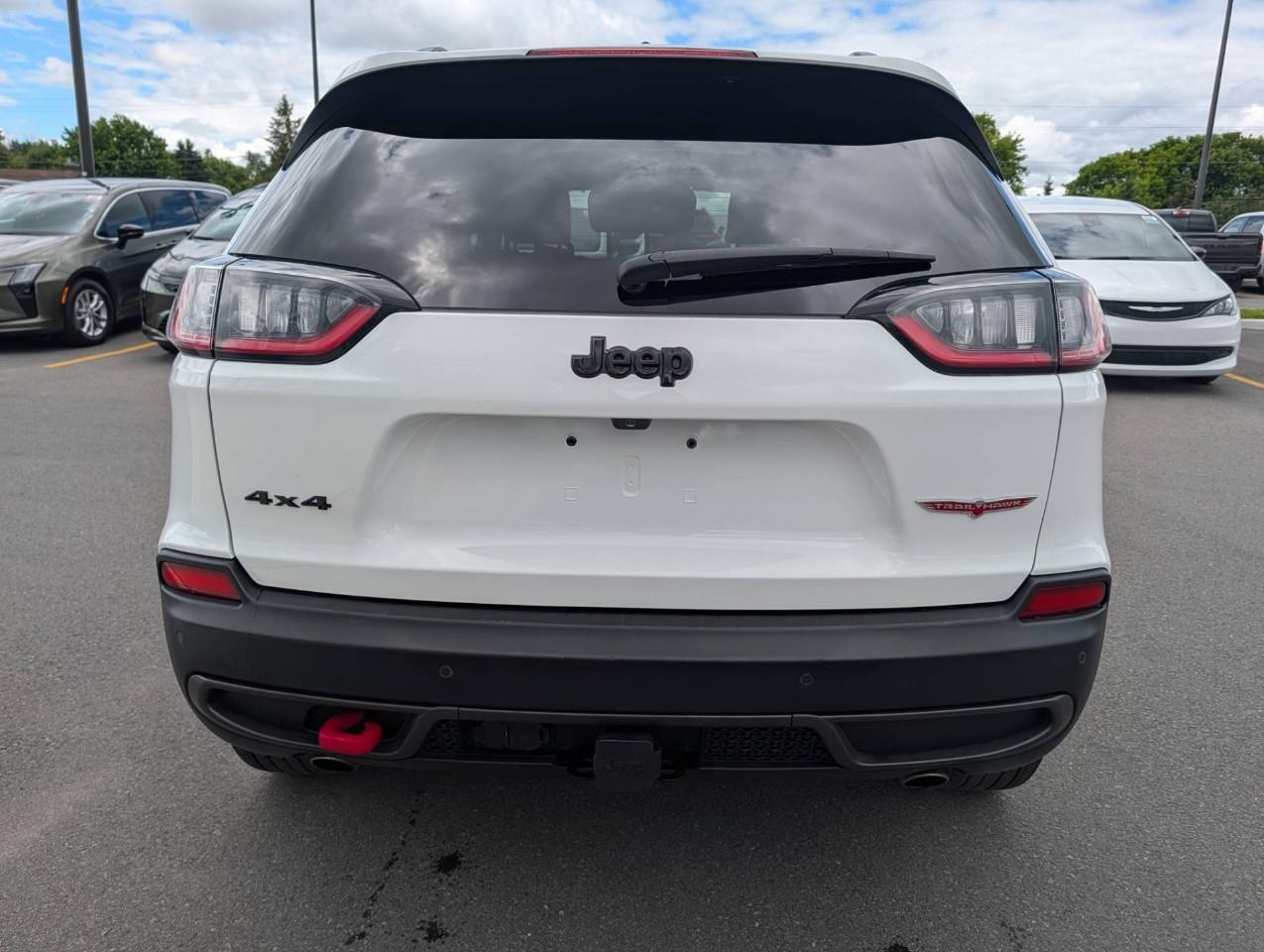 2023 Jeep Cherokee Trailhawk Photo