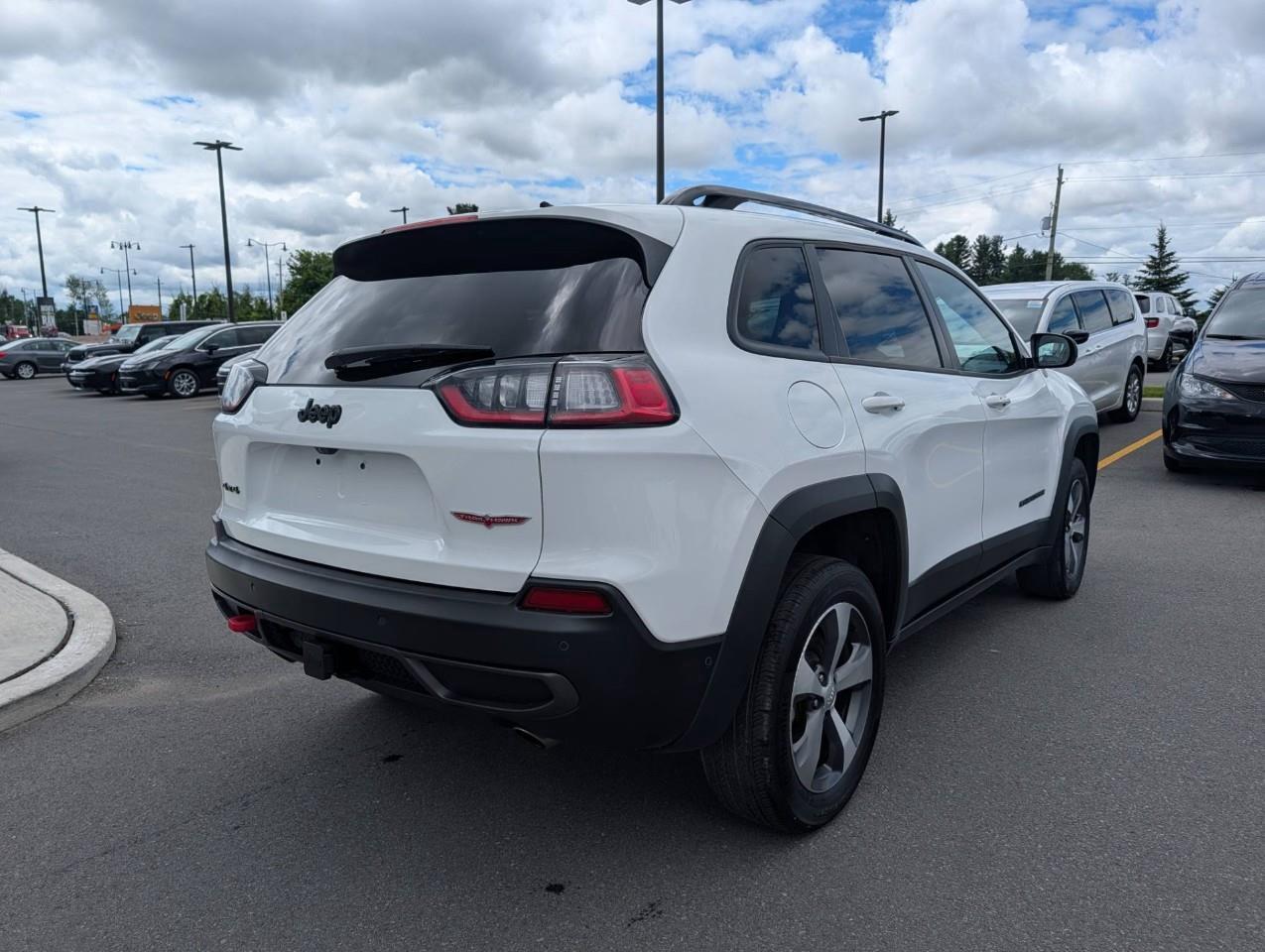 2023 Jeep Cherokee Trailhawk Photo