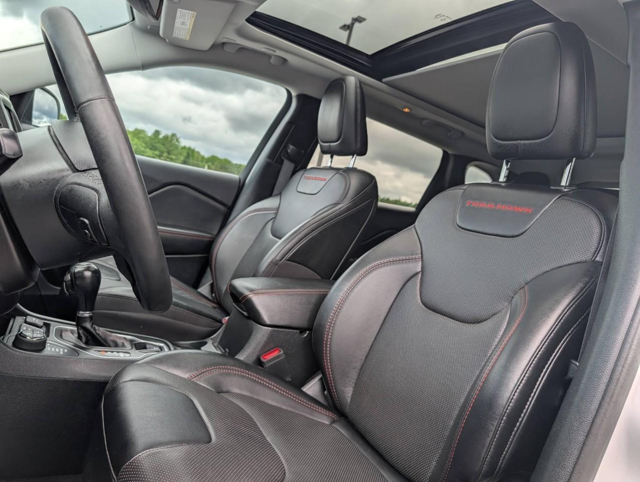 2023 Jeep Cherokee Trailhawk Photo