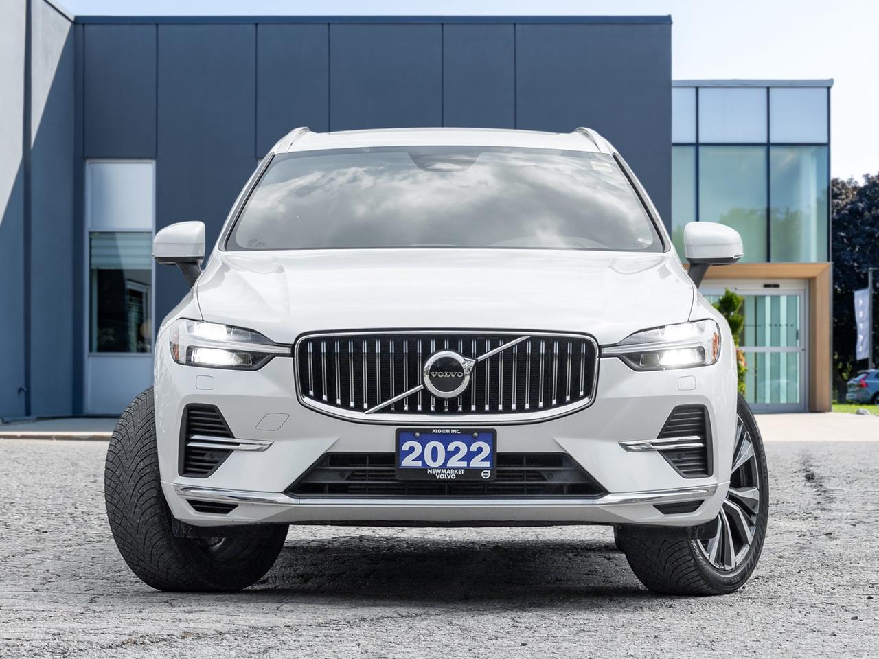 2022 Volvo XC60 Recharge T8 eAWD PHEV Inscription Exp  NEW TIRES & BRAKES Photo