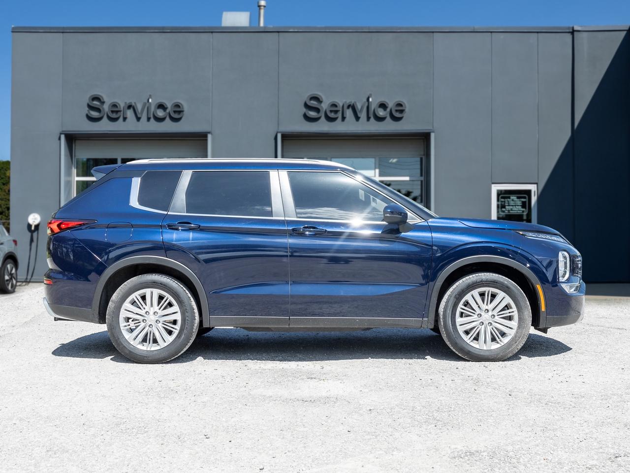 2024 Mitsubishi Outlander SE S-AWC CPO FINANCE RATES FOR AS LOW AS 0.90% Photo