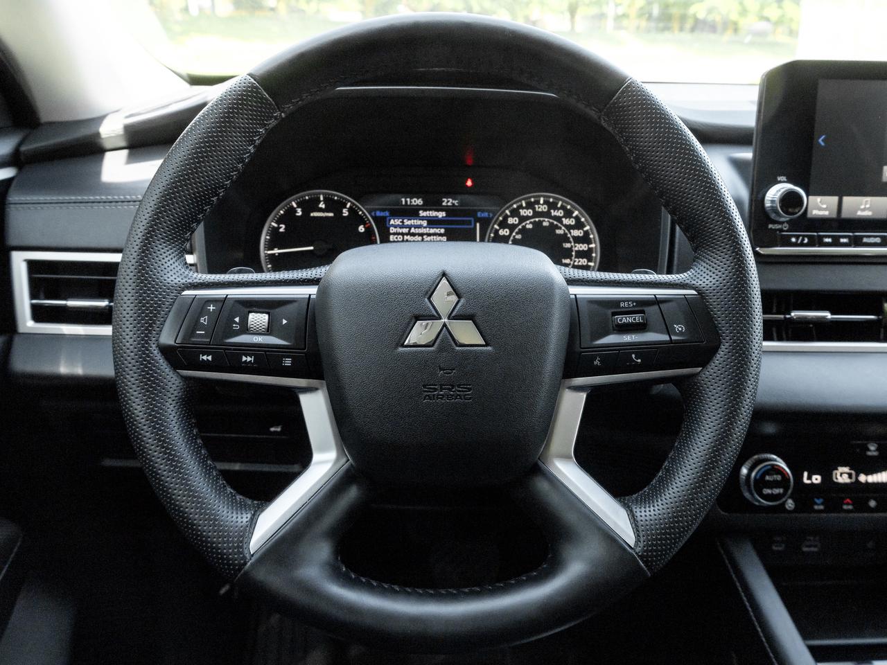 2024 Mitsubishi Outlander SE S-AWC CPO FINANCE RATES FOR AS LOW AS 0.90% Photo