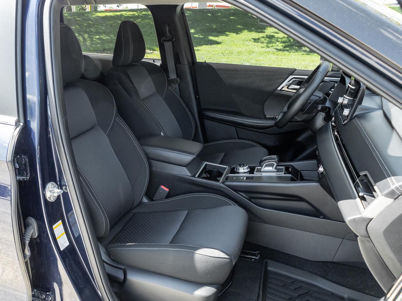 2024 Mitsubishi Outlander SE S-AWC CPO FINANCE RATES FOR AS LOW AS 0.90% Photo
