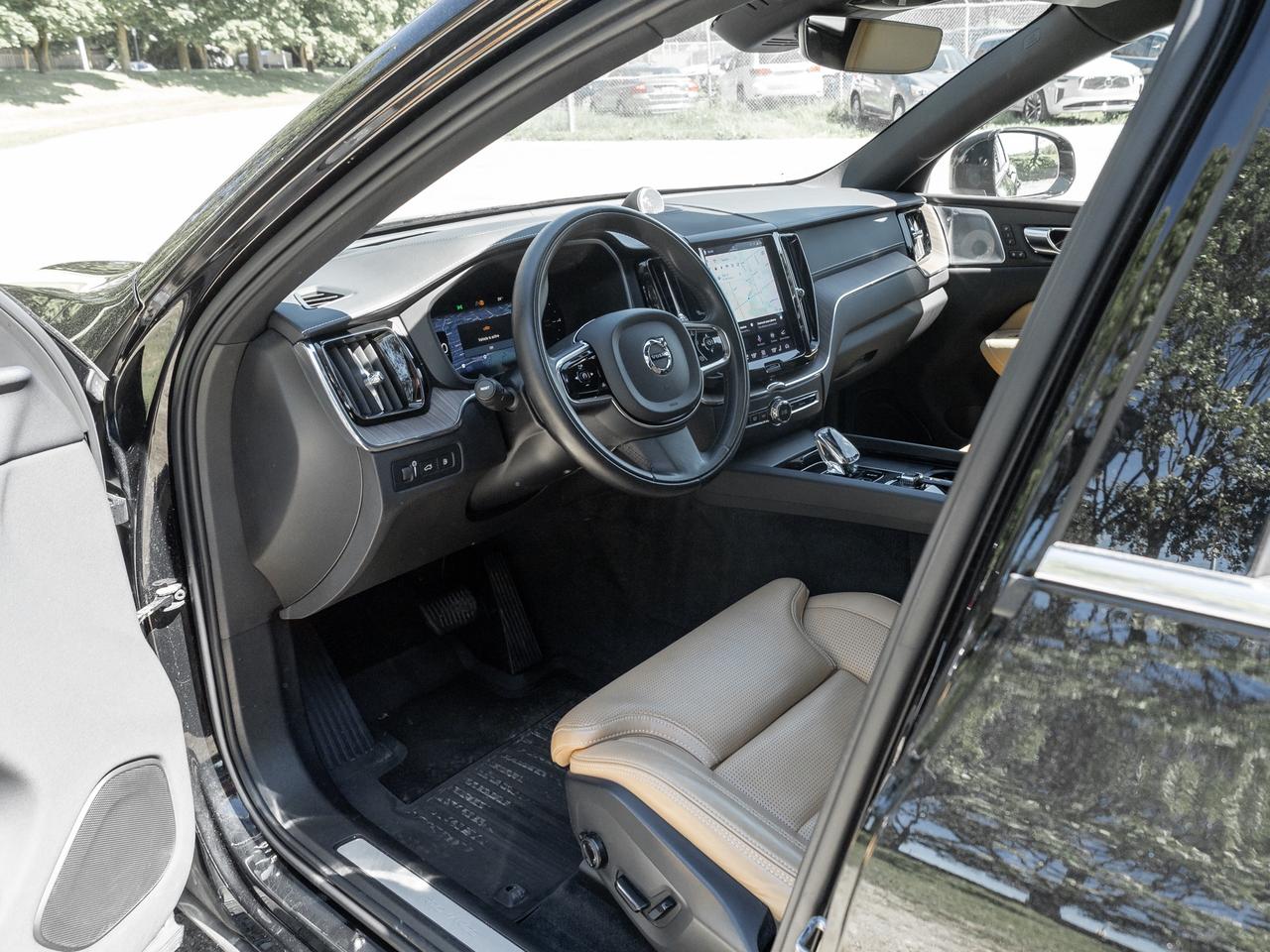 2022 Volvo XC60 Recharge T8 eAWD PHEV INSCRIPTION  B & WILKINS  HUD Photo