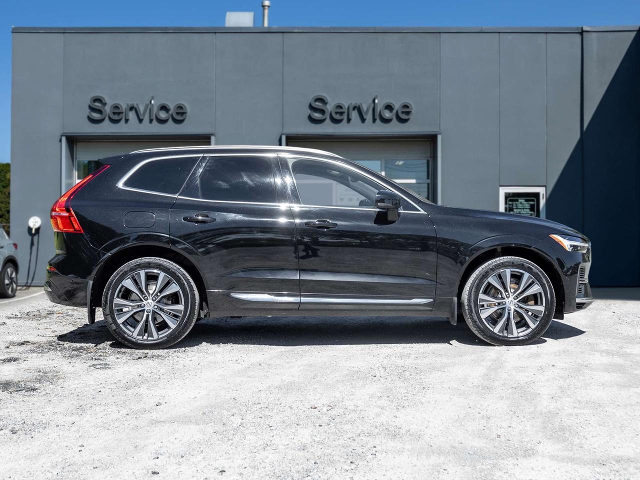 2022 Volvo XC60 T8 eAWD PHEV INSCRIPTION  B & WILKINS  HUD Photo