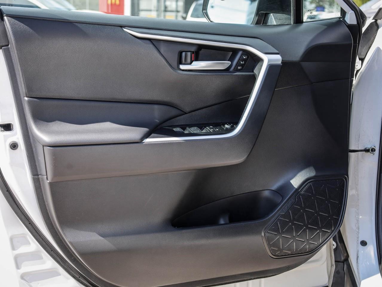 2025 Toyota RAV4 Hybrid XLE 4dr All-Wheel Drive Photo