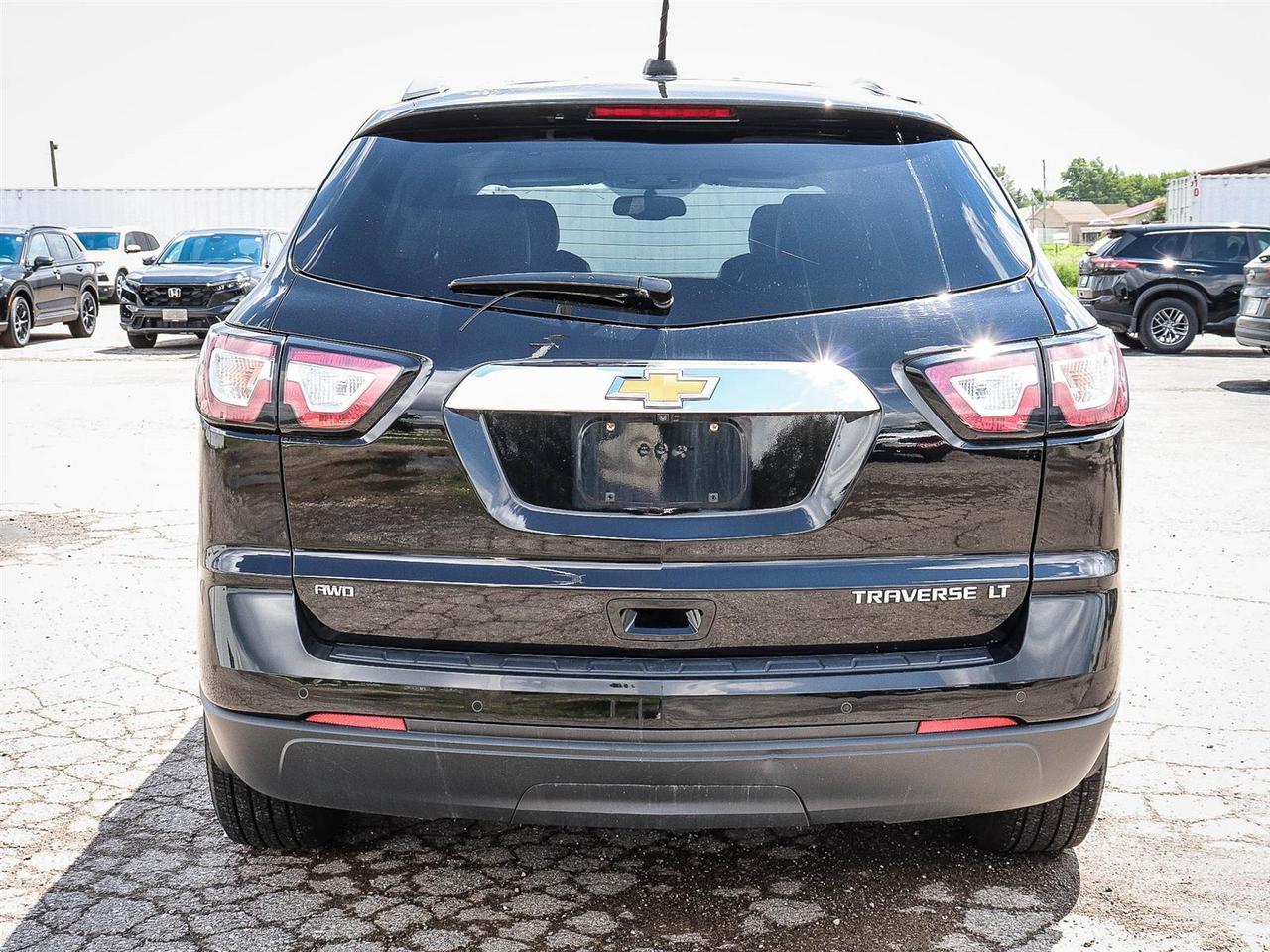 2016 Chevrolet Traverse LT Photo