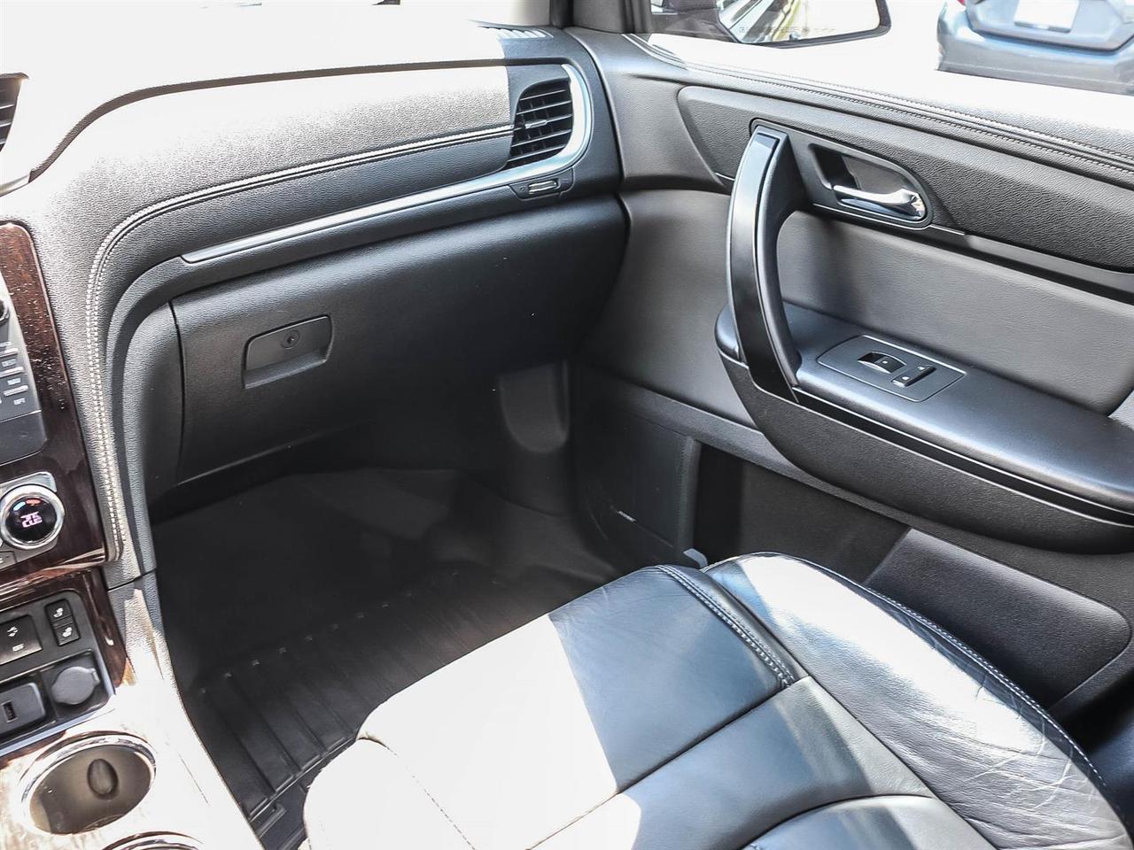 2016 Chevrolet Traverse LT Photo