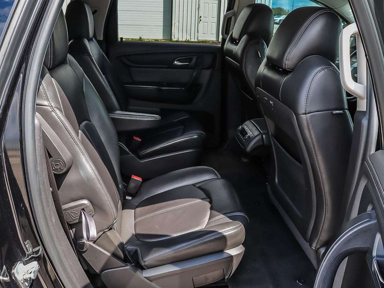 2016 Chevrolet Traverse LT Photo