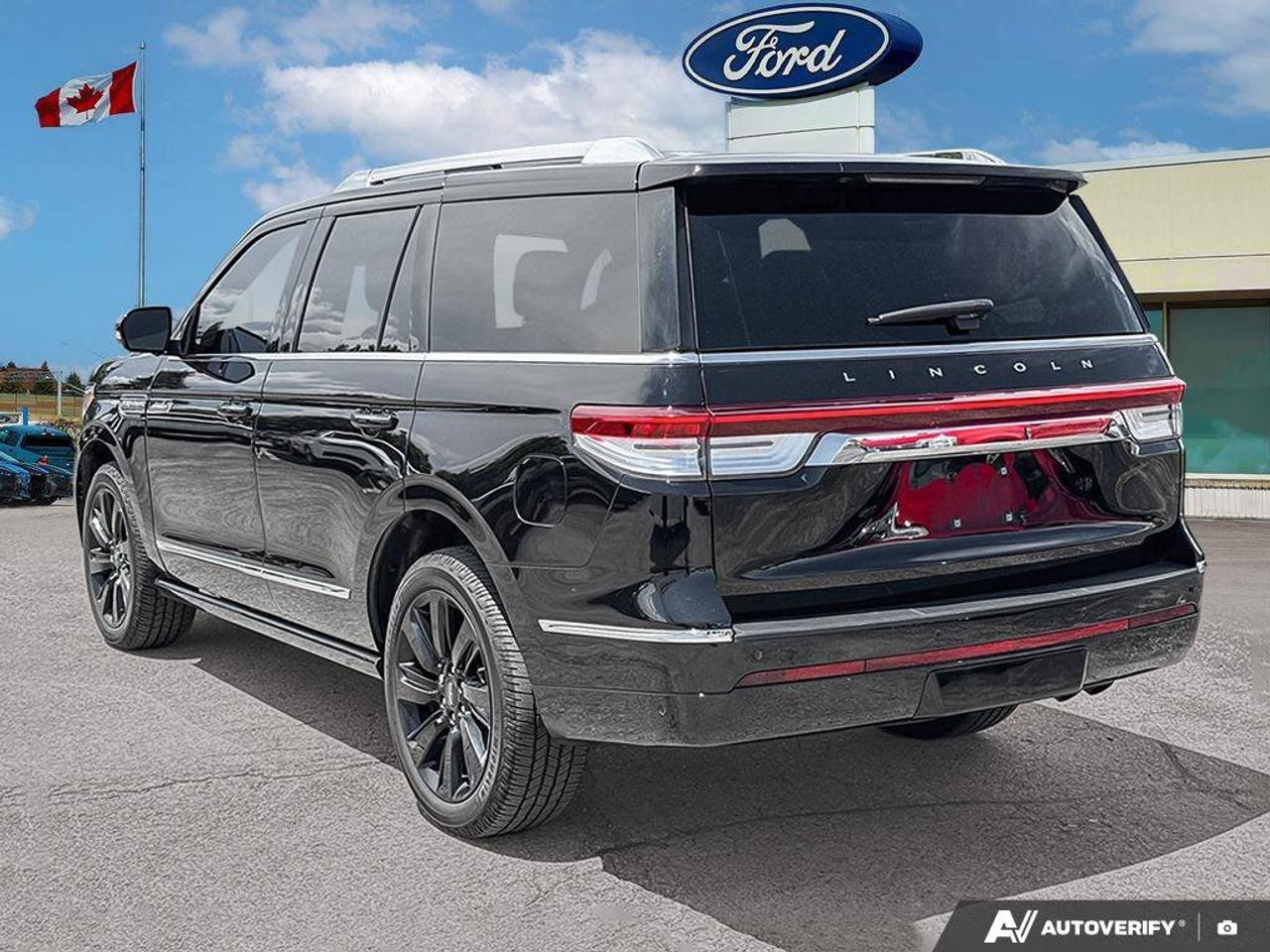 2023 Lincoln Navigator Reserve   201A   HTD STEER WHEEL   NAV Photo