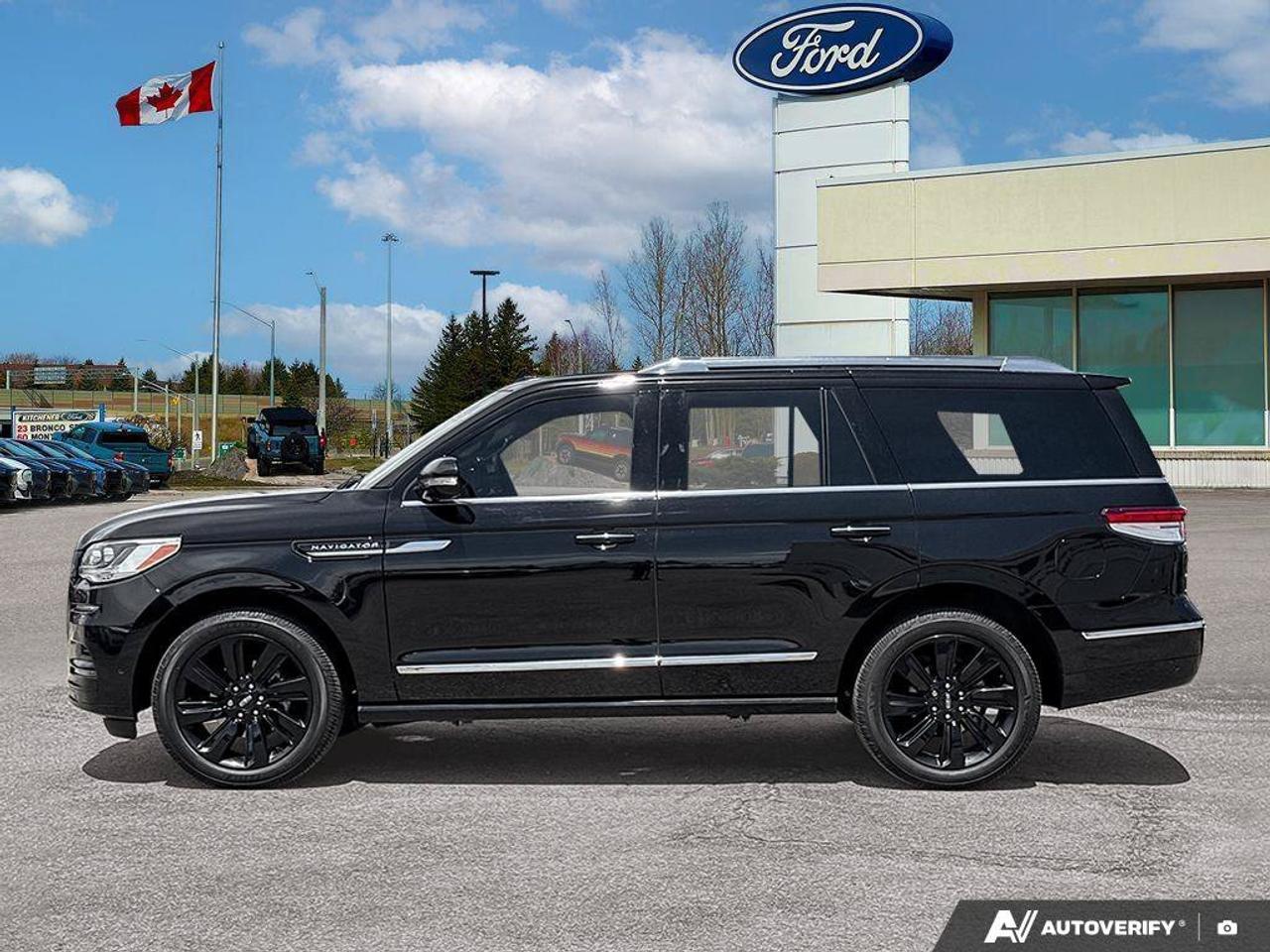 2023 Lincoln Navigator Reserve   201A   HTD STEER WHEEL   NAV Photo
