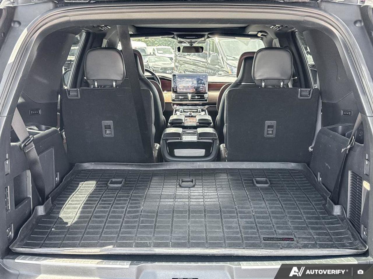 2023 Lincoln Navigator Reserve   201A   HTD STEER WHEEL   NAV Photo