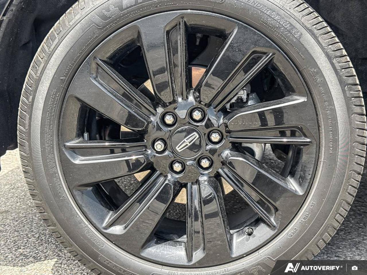 2023 Lincoln Navigator Reserve   201A   HTD STEER WHEEL   NAV Photo