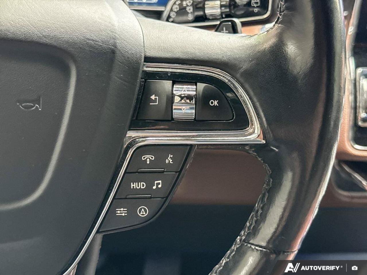2023 Lincoln Navigator Reserve   201A   HTD STEER WHEEL   NAV Photo