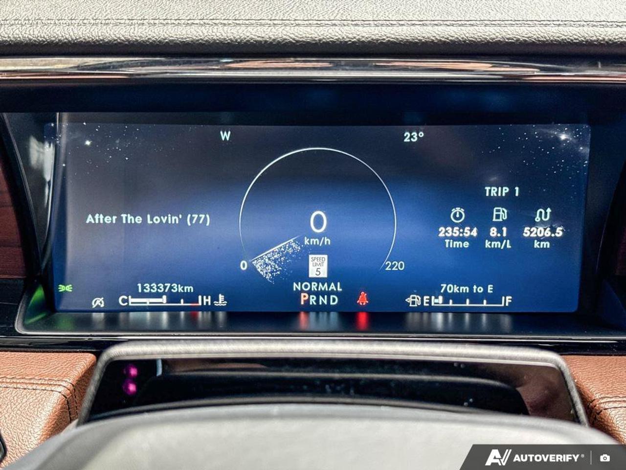 2023 Lincoln Navigator Reserve   201A   HTD STEER WHEEL   NAV Photo