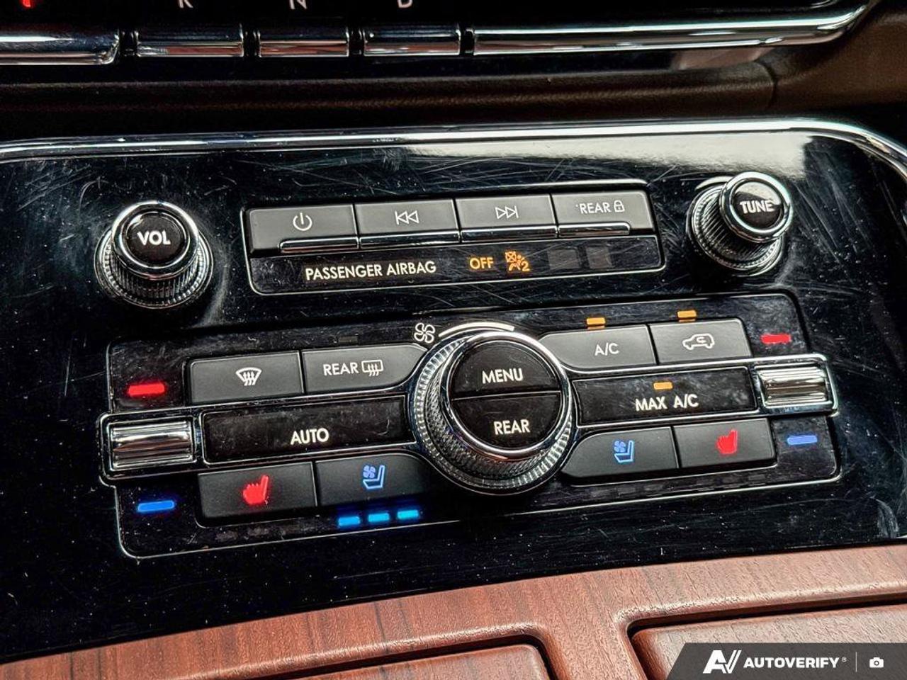 2023 Lincoln Navigator Reserve   201A   HTD STEER WHEEL   NAV Photo
