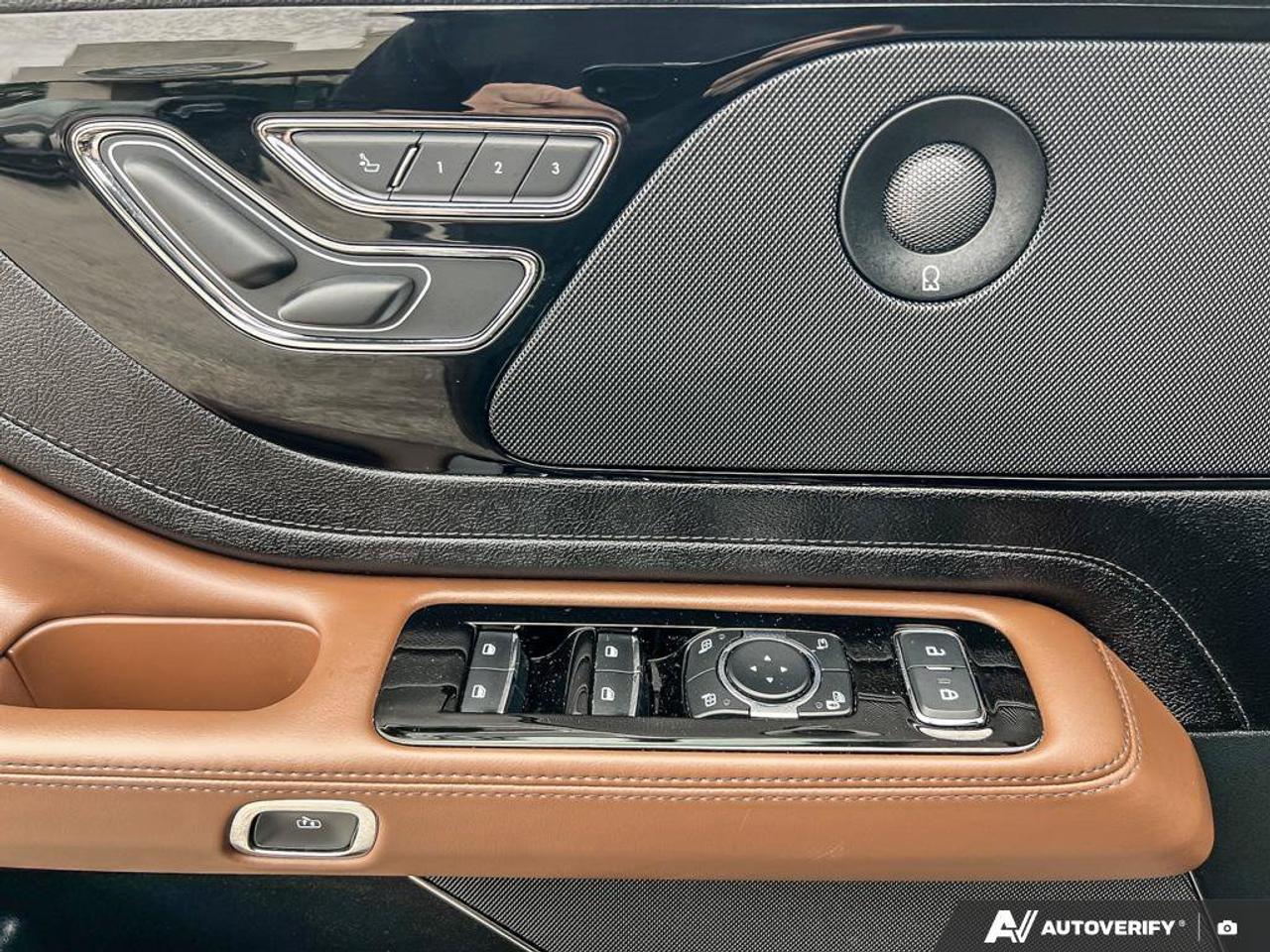2024 Lincoln Aviator Reserve   200A   MOONROOF   HTD SEATS Photo