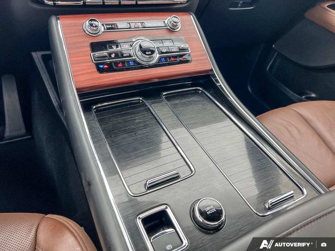 2024 Lincoln Aviator Reserve   200A   MOONROOF   HTD SEATS Photo