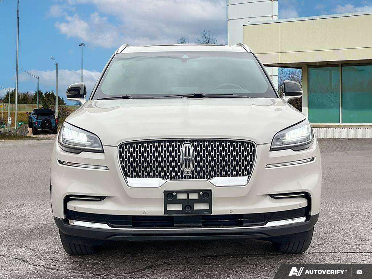 2024 Lincoln Aviator Reserve   200A   MOONROOF   HTD SEATS Photo2