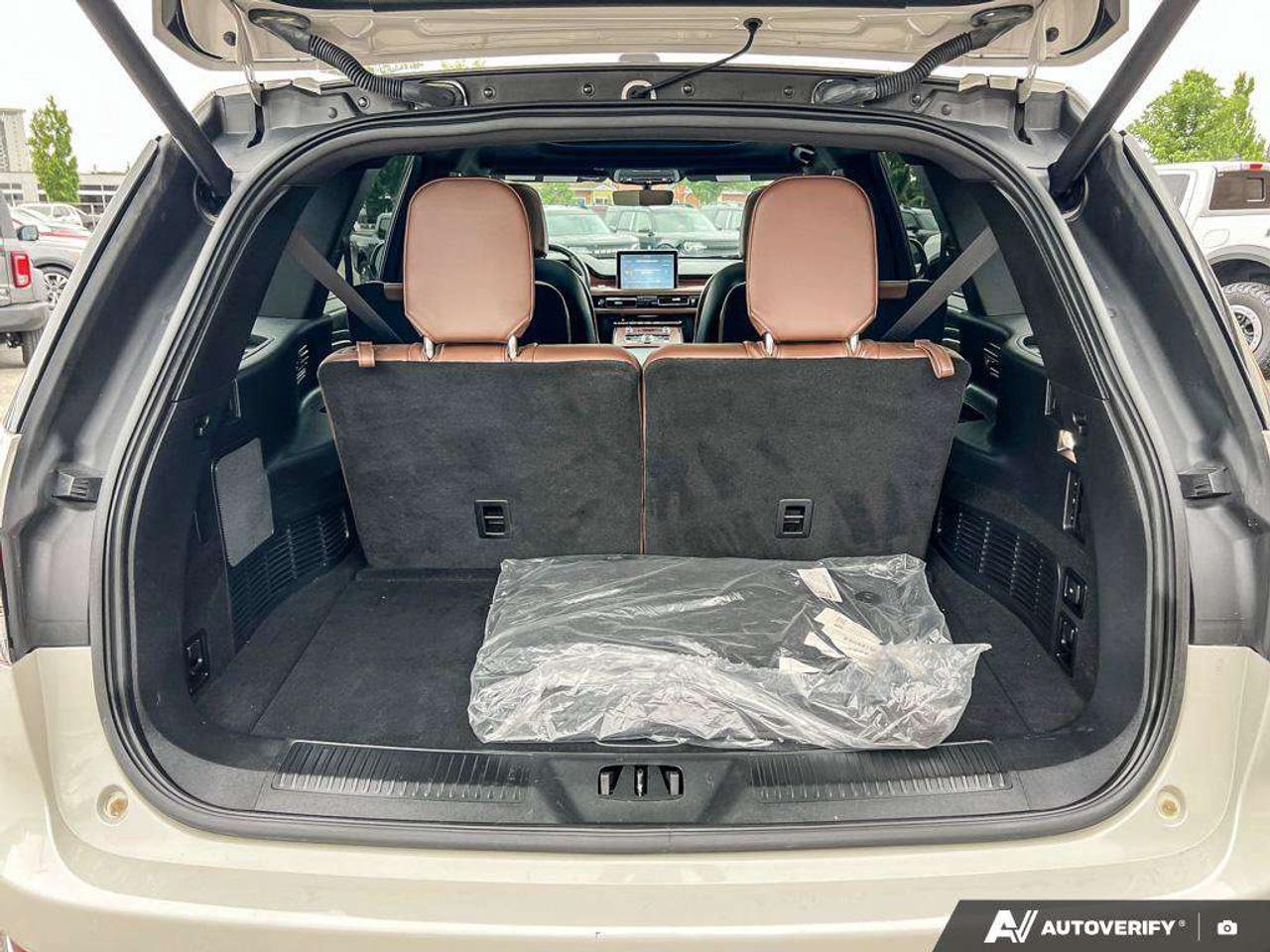 2024 Lincoln Aviator Reserve   200A   MOONROOF   HTD SEATS Photo