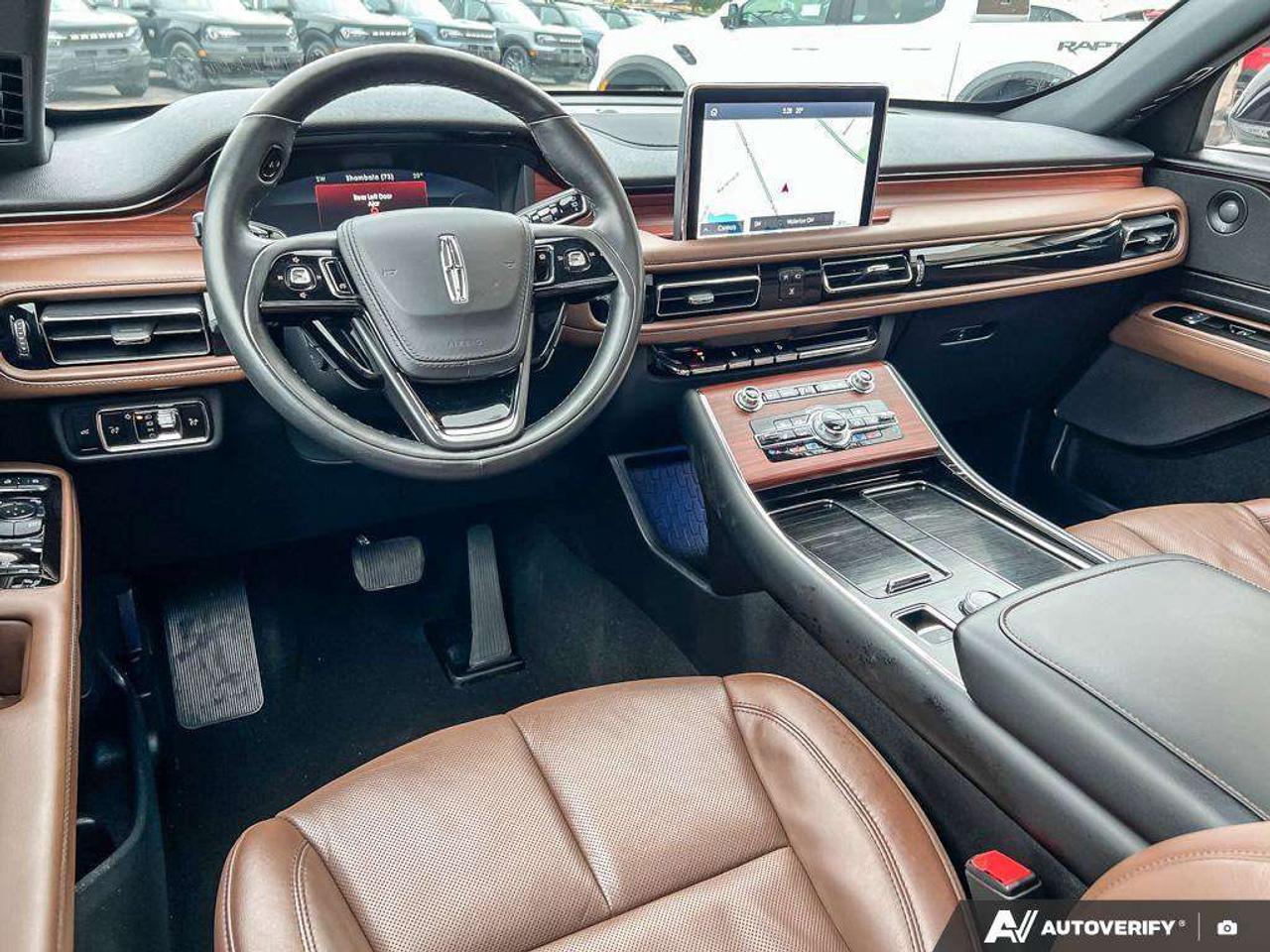 2024 Lincoln Aviator Reserve   200A   MOONROOF   HTD SEATS Photo