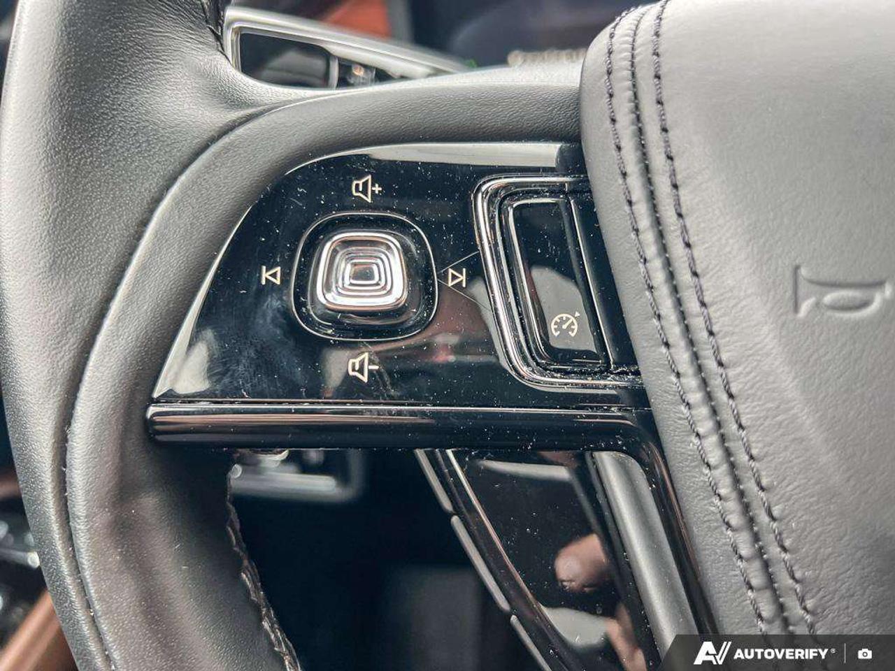 2024 Lincoln Aviator Reserve   200A   MOONROOF   HTD SEATS Photo