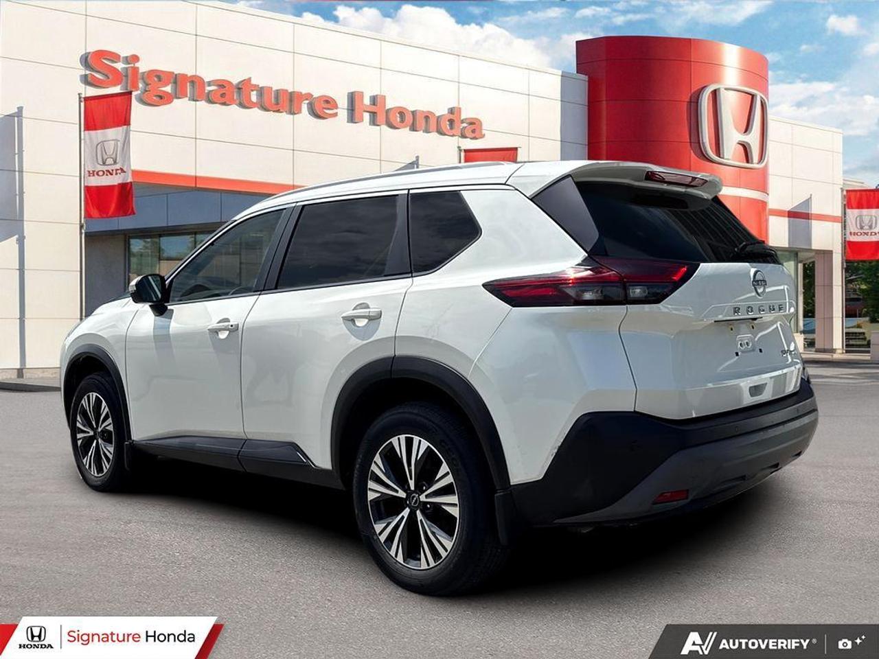 2023 Nissan Rogue SV MOONROOF Photo