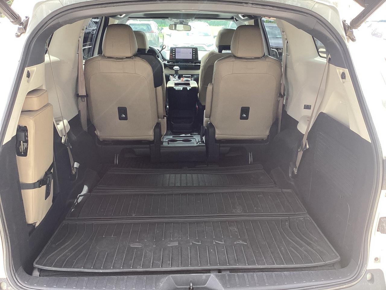 2021 Toyota Sienna XLE 8-Passenger FWD Photo