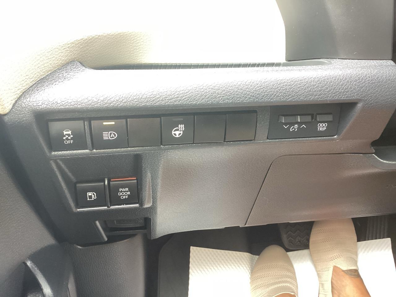 2021 Toyota Sienna XLE 8-Passenger FWD Photo