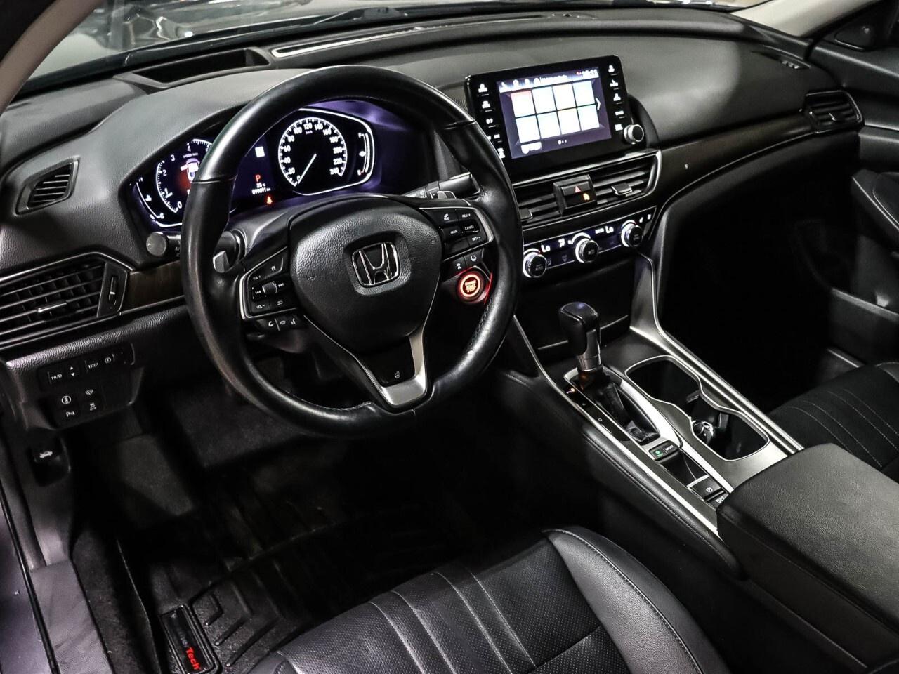 2019 Honda Accord Sedan Touring CVT Sedan Photo