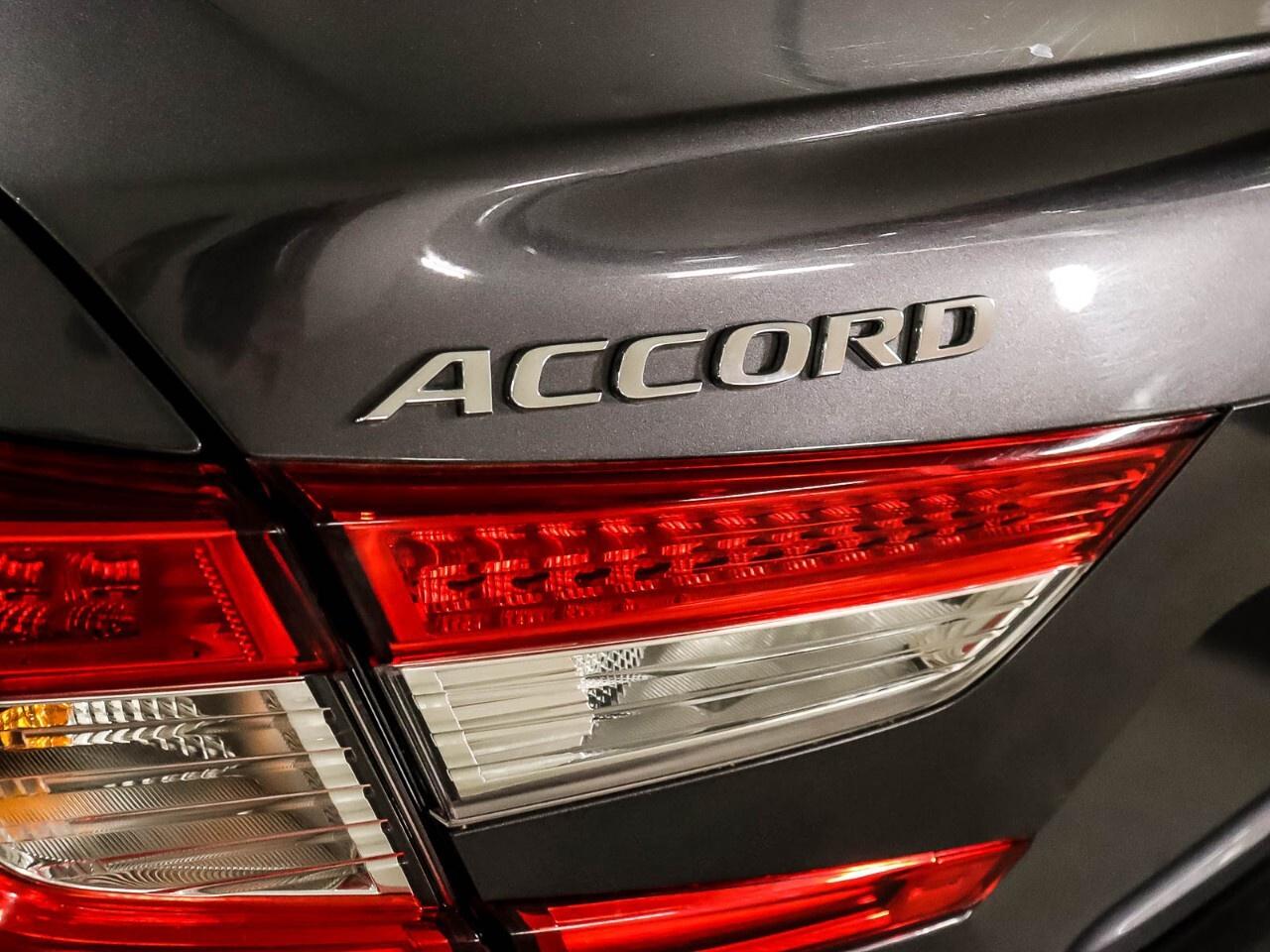 2019 Honda Accord Sedan Touring CVT Sedan Photo