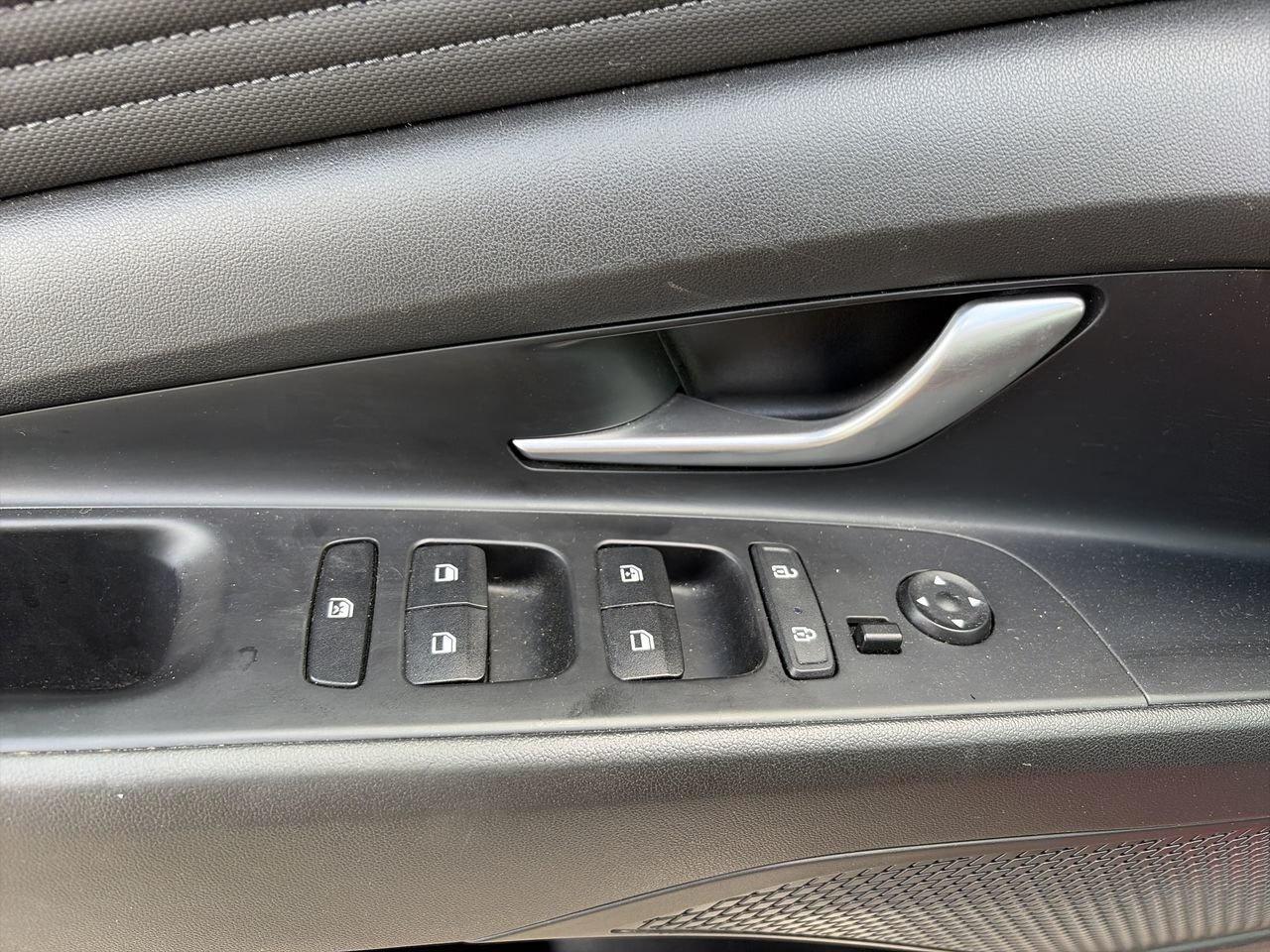 2021 Hyundai Elantra Preferred IVT SUNROOF   CLOTH   HEAT STEER   WIREL Photo