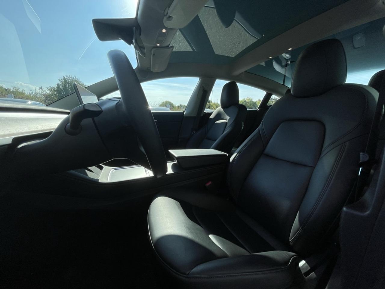 2021 Tesla Model 3 Standard Range Plus RWD   1 Owner! No Extra Fees! Photo