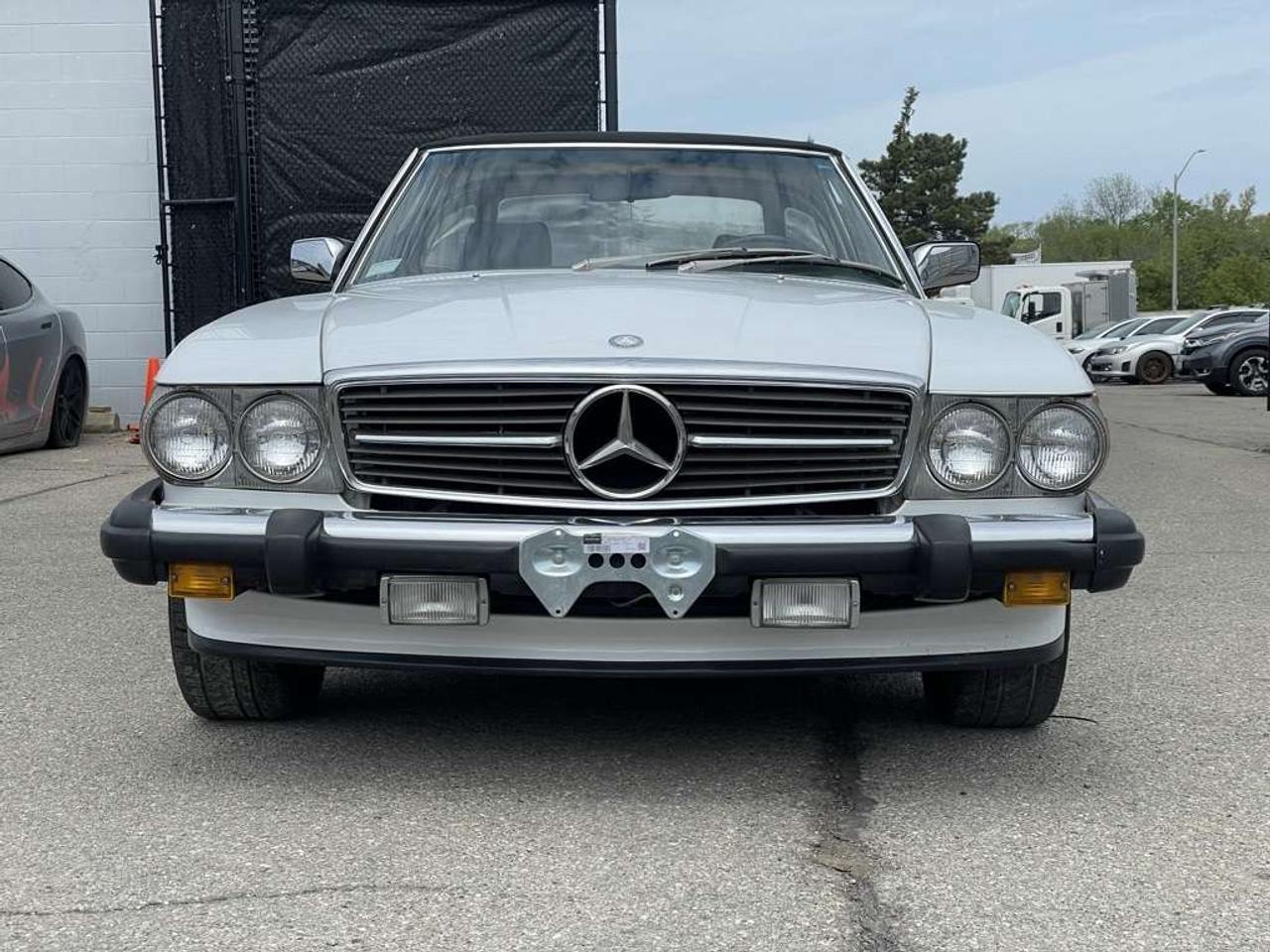 1987 Mercedes-Benz 560 2dr Roadster 560SL Photo
